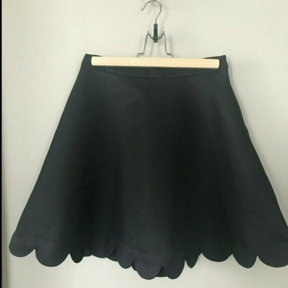 English Factory Black Scalloped Hem Skirt Size S N - Picture 3 of 4